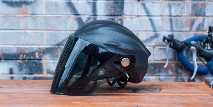 どんなヘルメットにも付けられるフルフェイスバイザー Vizorx Kogfum